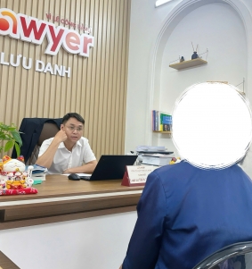 Luật sư Trần Tiến Lực tư vấn cho khách hàng trong vụ án hành chính LDLAWYER